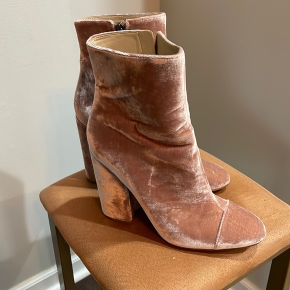 Kendall & Kylie Kaden Boots. - Picture 1 of 3